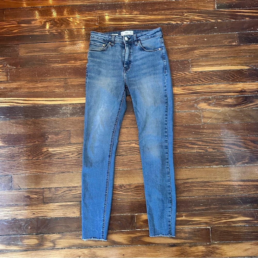NEW MANGO Women’s Cropped Skinny Leg Light Denim Jeans Sz 4